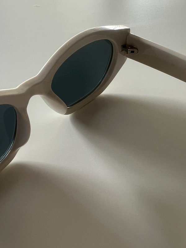 Pomelo VISITOR Vintage Glasses Sunglasses - Beige/Cream