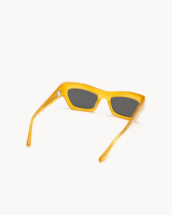Port Tanger Ayreen | Manuka Acetate | Black Lens