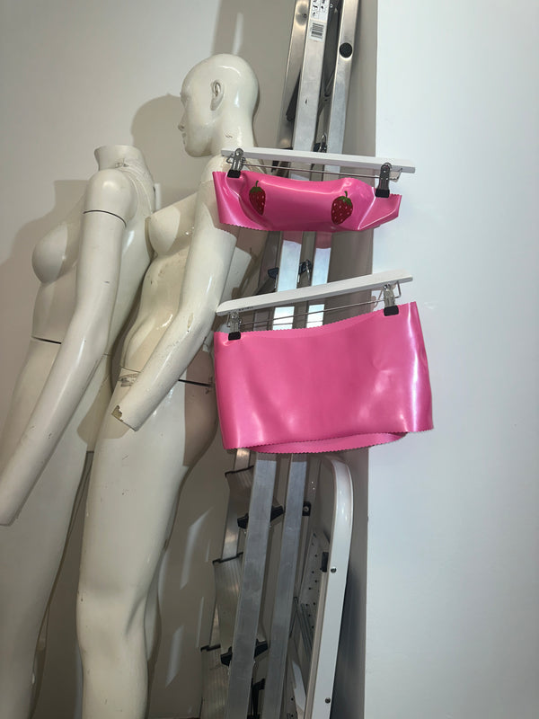 Poster Girl STRAWB BANDEAU TOP