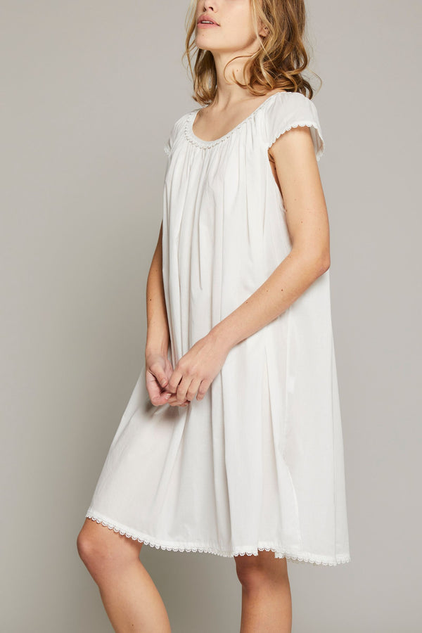 Pour Les Femmes Cotton Nightgown With Flower Trim - White