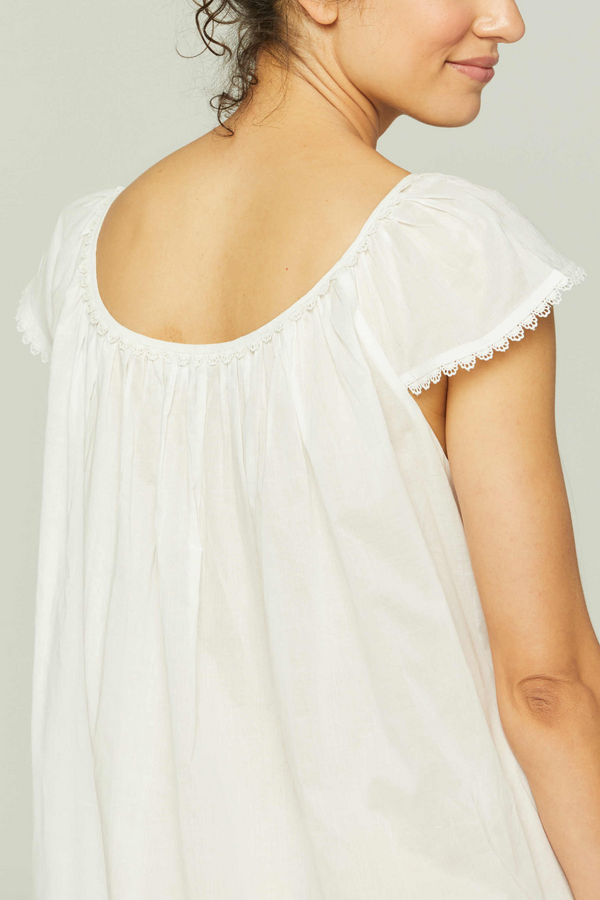 Pour Les Femmes Long Cotton Nightgown With Flower Trim - White