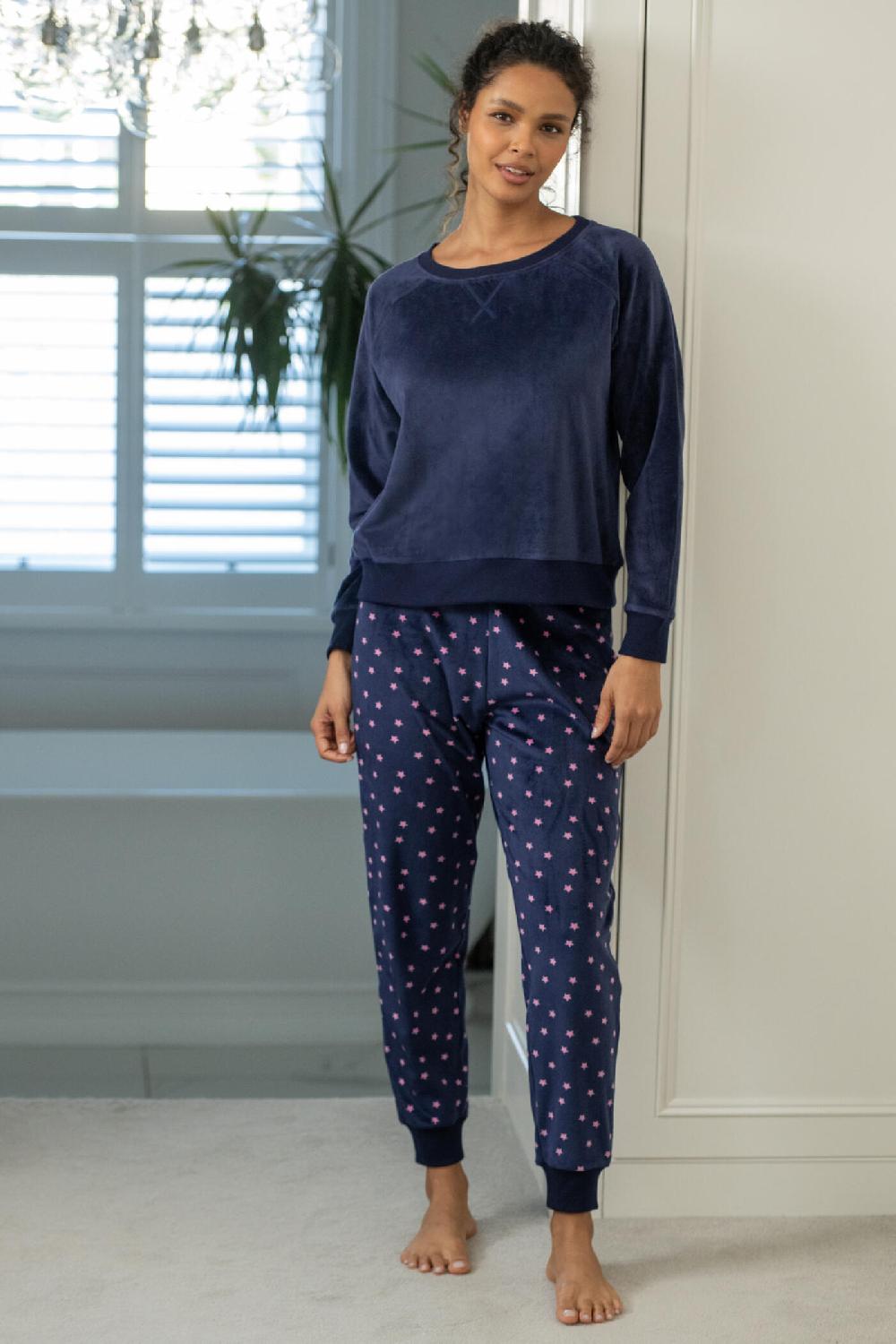 Pour Moi Cosy Fleece Sweatshirt And Jogger Pyjama Set - Navy/Pink