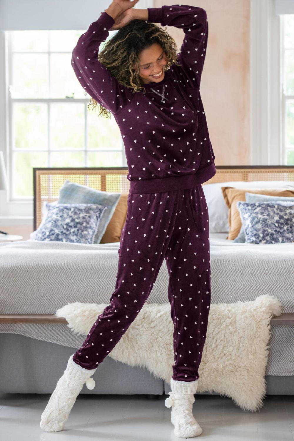 Pour Moi Cosy Fleece Sweatshirt And Jogger Pyjama Set - Plum/White