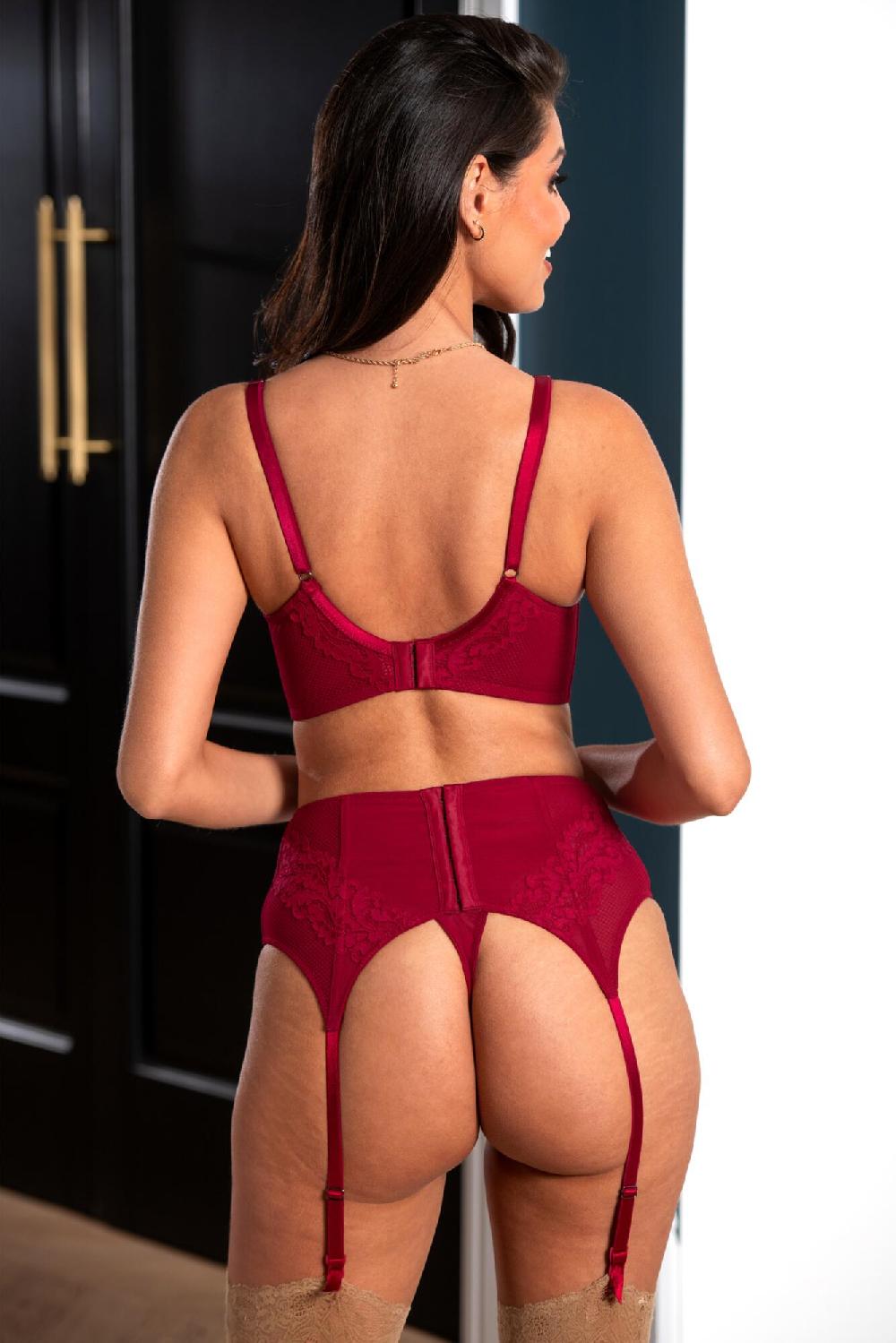 Pour Moi Lavish Deep Suspender - Red