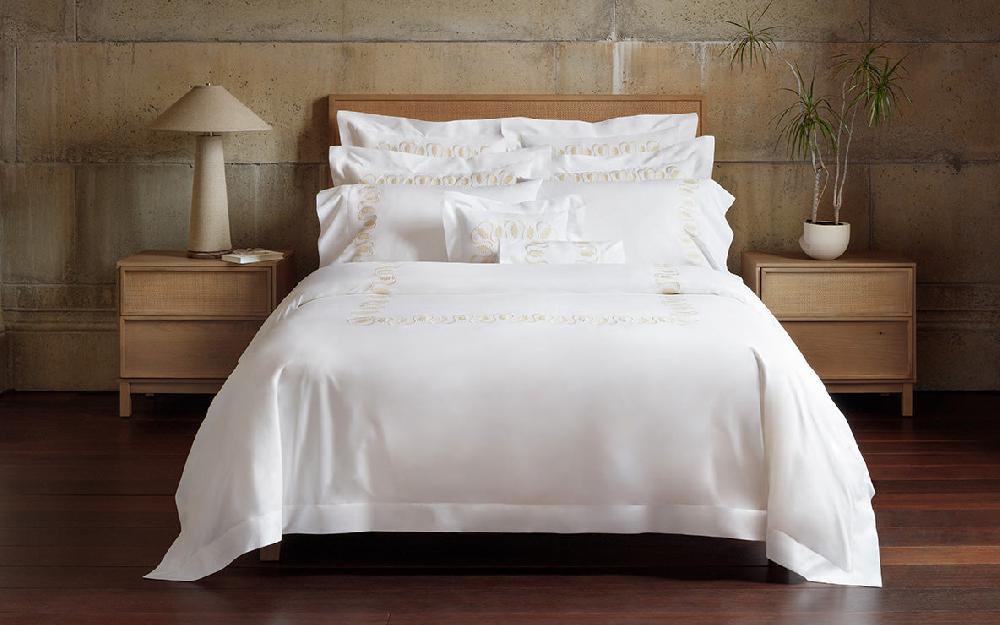 pratesi Paolina Collection