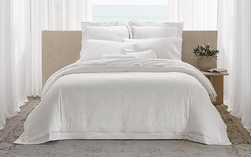 pratesi Romanica Collection