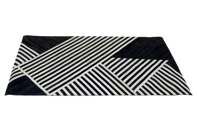 Premier Housewares Bosie Safira Small Black And White Hair On Leather Rug