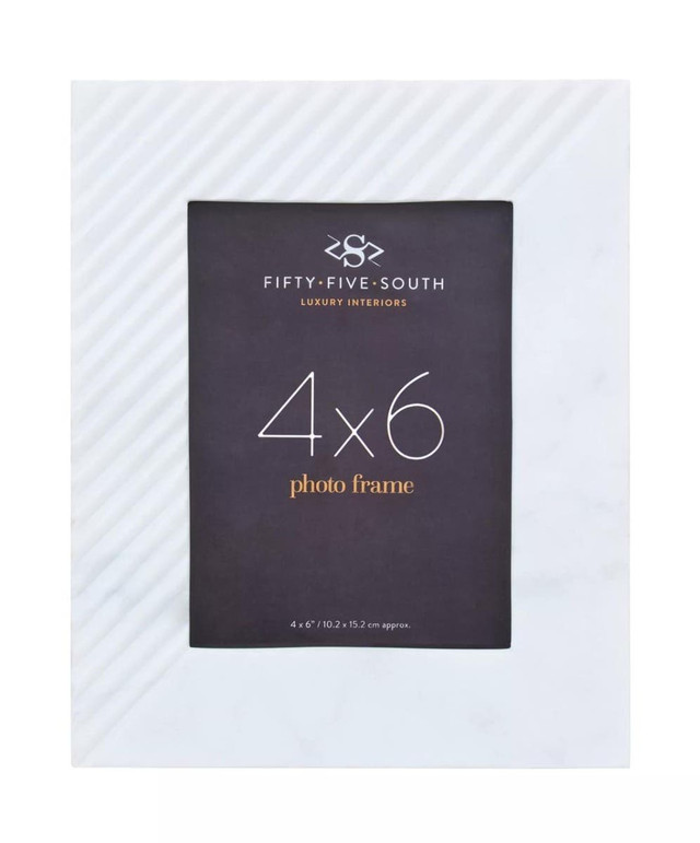Premier Housewares Oxana Small Ribbed White Marble 4In X 6In Photo Frame