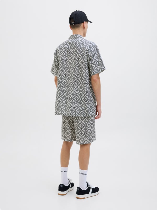 Premium By Jack & Jones Relaxed Fit Shorts Bottom:Black / Cloud Dancer