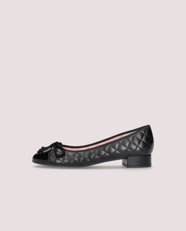 Pretty Ballerinas Gretschen Black Leather Ballet Flats