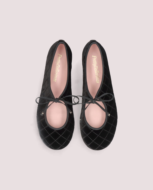 Pretty Ballerinas Georgia Black Woven Ballet Flats