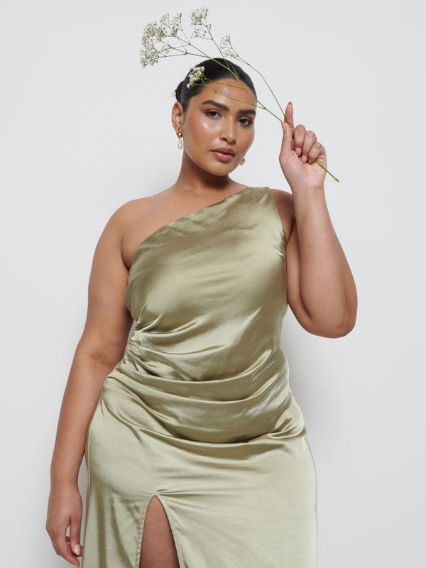 Pretty Lavish Amelia Ruched Maxi Bridesmaid Dress Curve