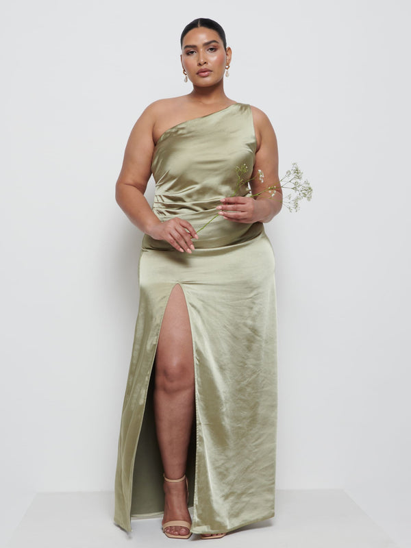 Pretty Lavish Amelia Ruched Maxi Bridesmaid Dress Curve