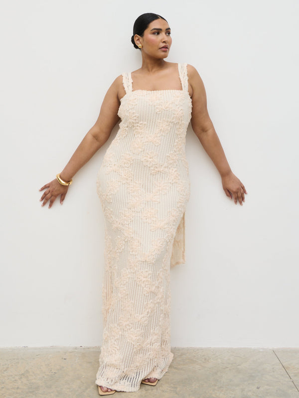 Pretty Lavish Gigou Crochet Floral Maxi Dress Curve