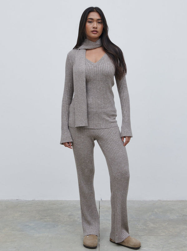 Pretty Lavish Jessie V Neck Ribbed Knit Top With Scarf