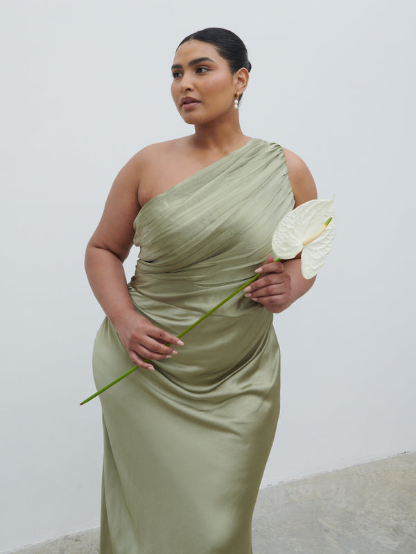 Pretty Lavish Juliet Ruched Maxi Bridesmaid Dress Curve