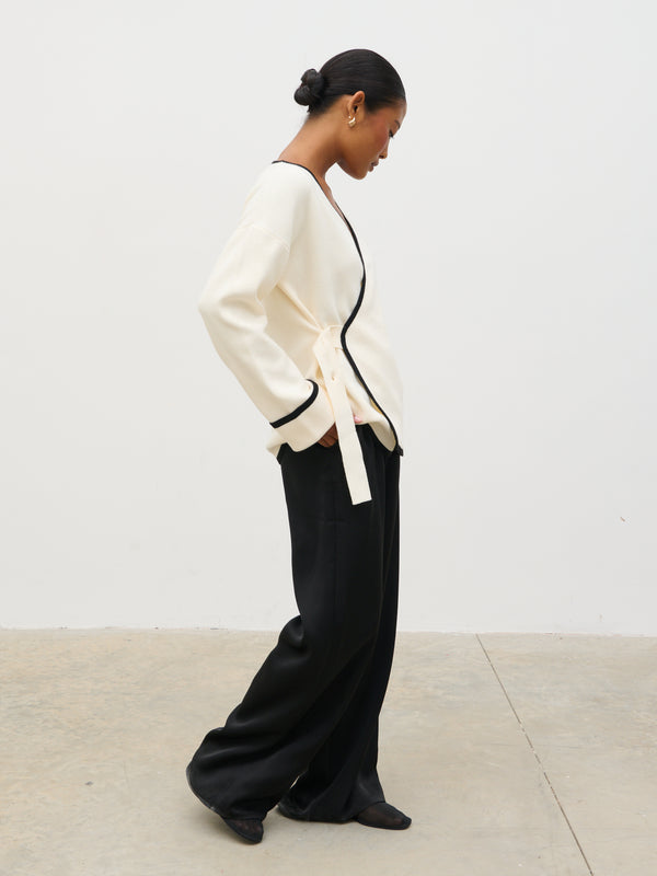 Pretty Lavish Devon Contrast Tipping Knit Cardigan