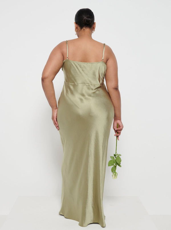 Pretty Lavish Keisha Maxi Bridesmaid Dress Curve