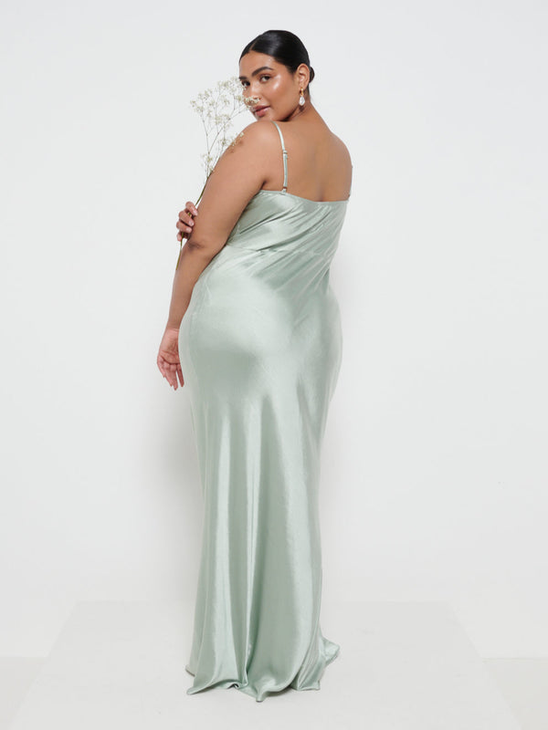 Pretty Lavish Keisha Maxi Bridesmaid Dress Curve