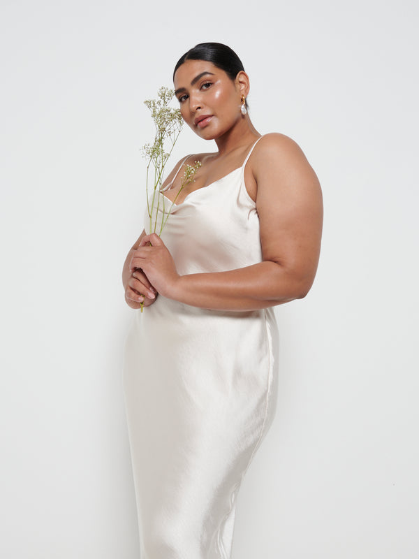 Pretty Lavish Keisha Maxi Bridesmaid Dress Curve
