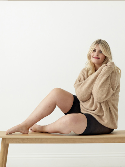 Pretty Polly Curves 15 Denier Cooling Shorts - Black