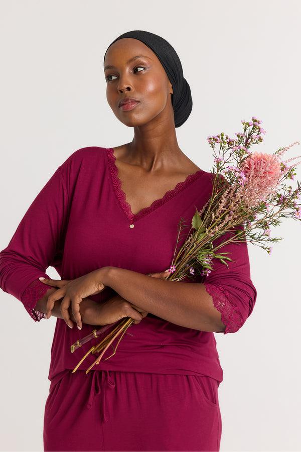 Pretty You Bamboo Lace V-Neck Pyjama Set In Bordeaux
