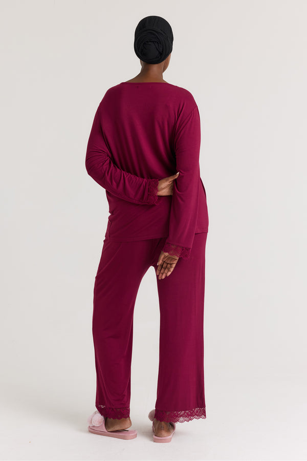 Pretty You Bamboo Lace V-Neck Pyjama Set In Bordeaux