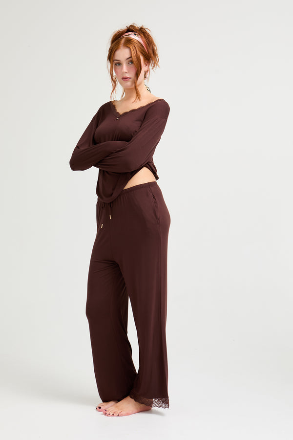 pretty you Bamboo Lace V-Neck Pyjama Set in Chocolate