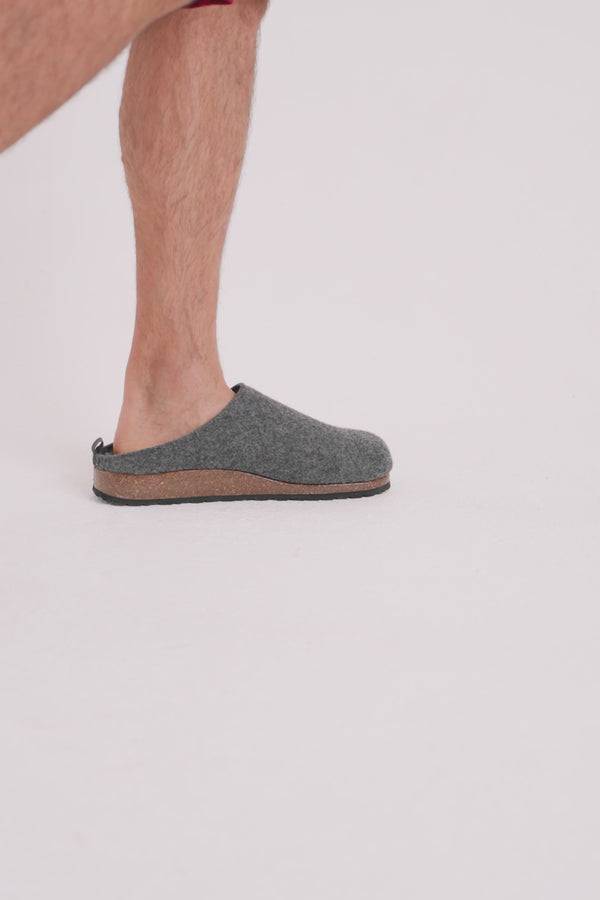 Pretty You Mister You Jamie Mule Slippers In Charcoal