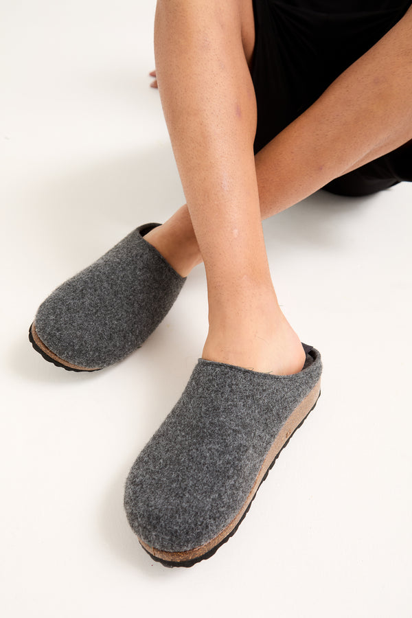 Pretty You Mister You Jamie Mule Slippers In Charcoal