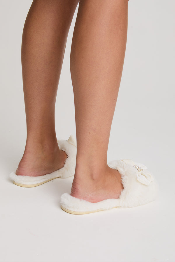 Pretty You Anya Slippers In Cream