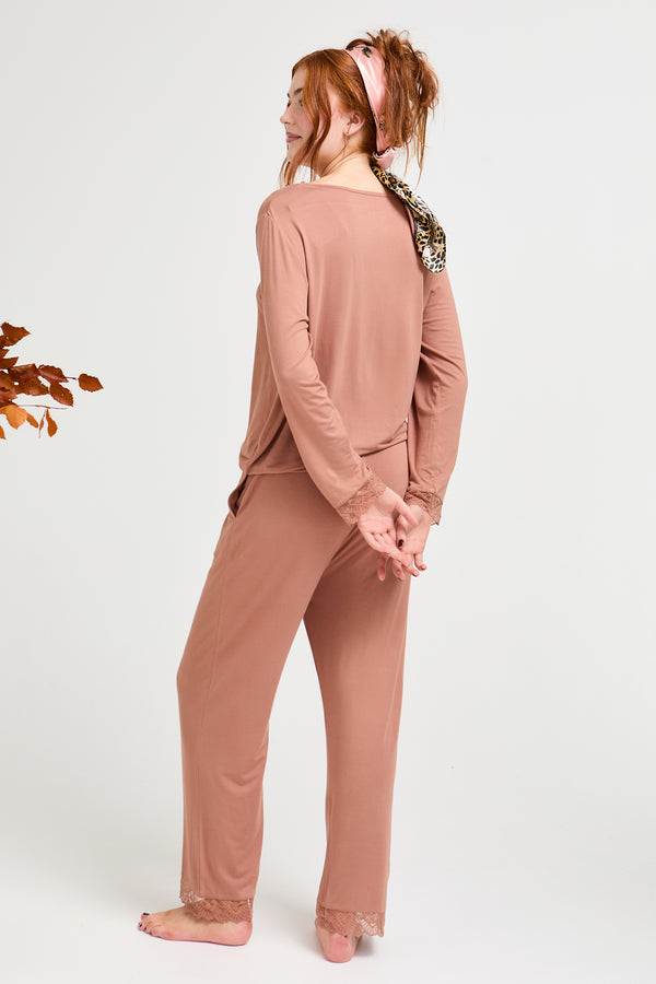 Pretty You Bamboo Lace V-Neck Pyjama Set In Mocha