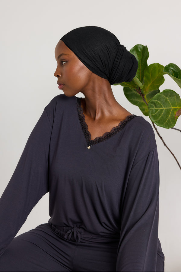 pretty You Bamboo Lace V-Neck Pyjama Set In Raven