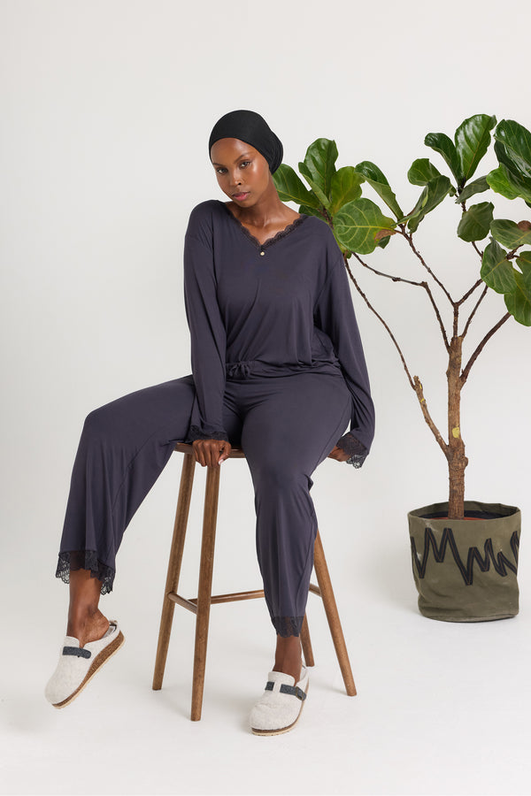 pretty you Bamboo Lace V-Neck Pyjama Set in Raven