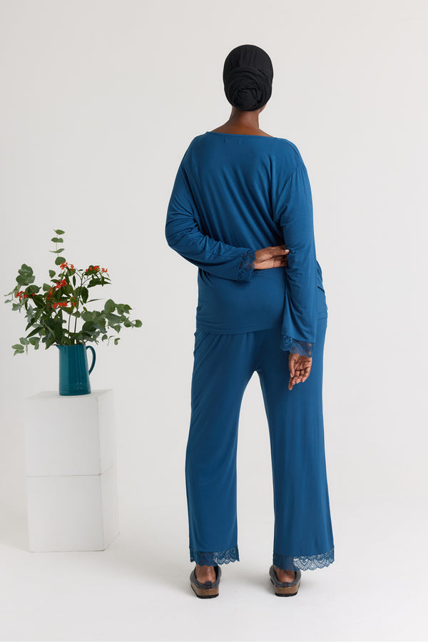 Pretty You Bamboo Lace V-Neck Pyjama Set In Teal