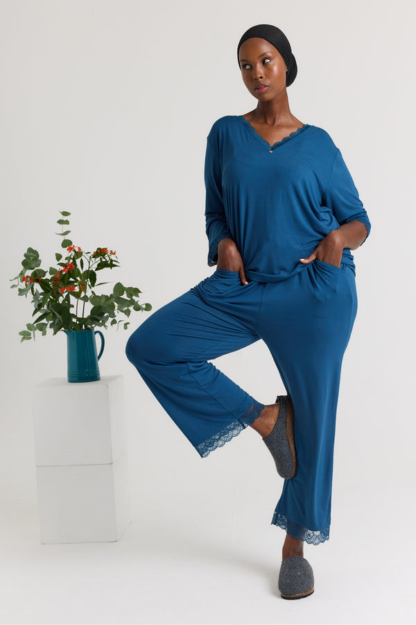 pretty you Bamboo Lace V-Neck Pyjama Set in Teal