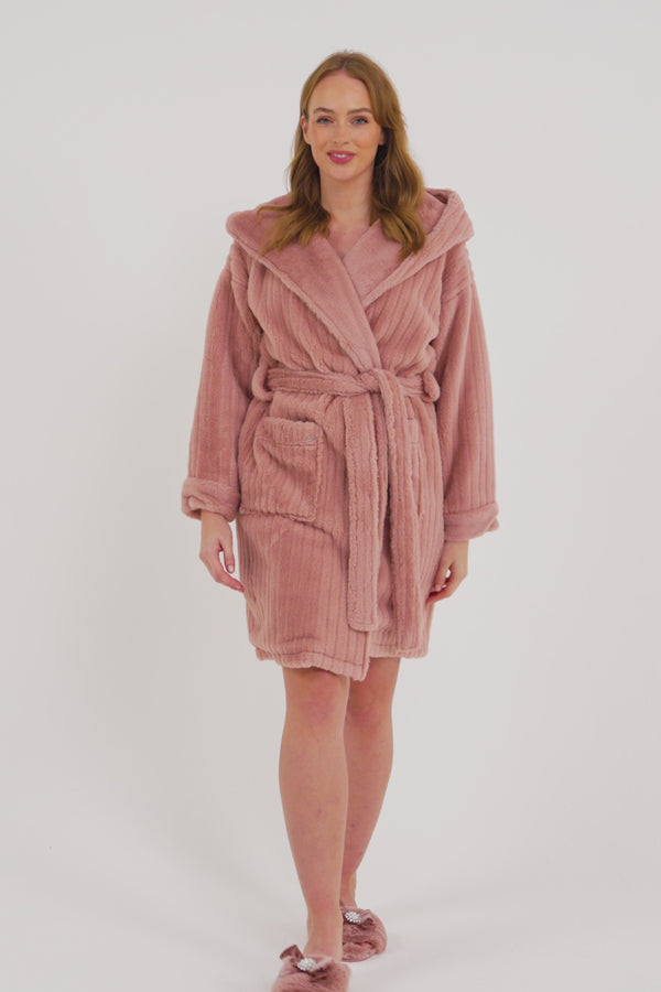 Pretty You Cloud Dressing Gown In Dusky Pink