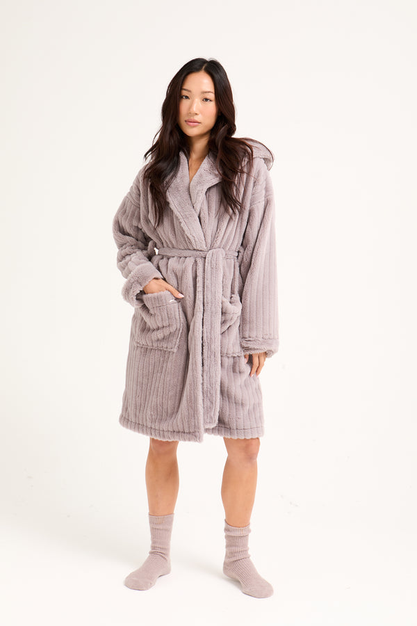 pretty you Cloud Dressing Gown in Mink
