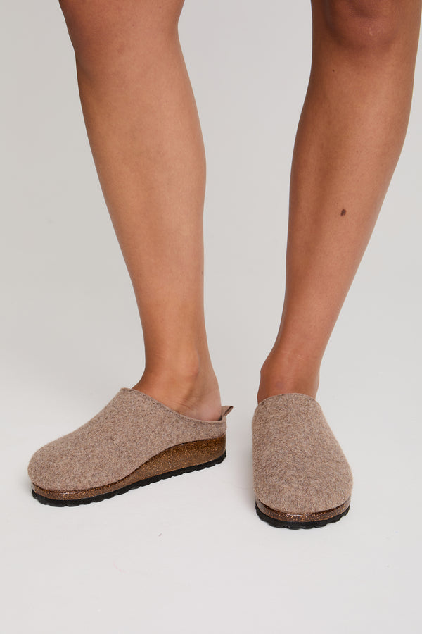 Pretty You Jamie Mule Slippers In Mink