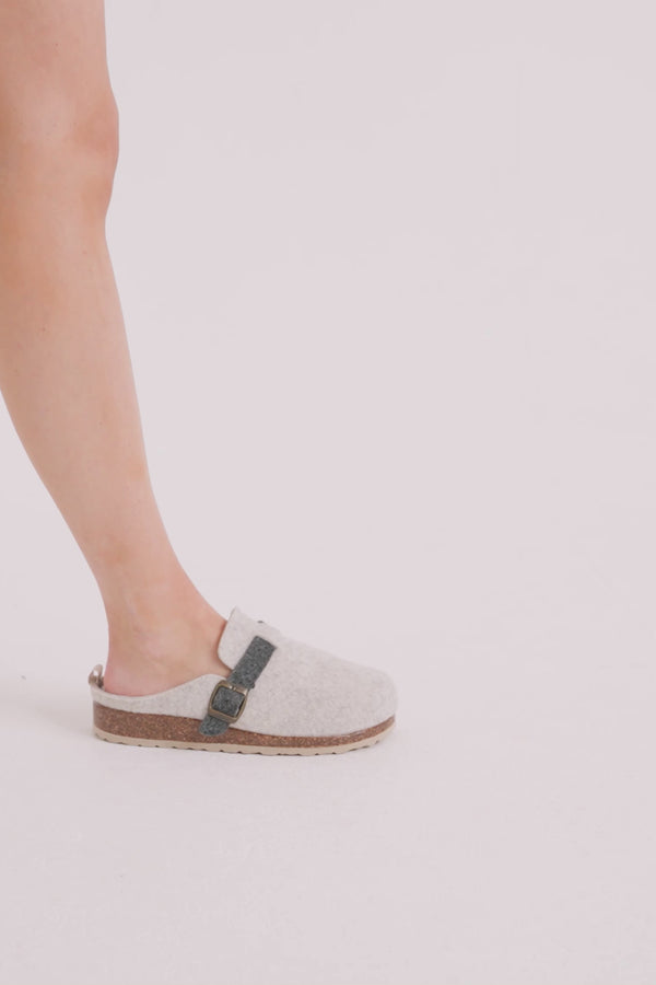 Pretty You Jordan Mule Slippers In Off-White