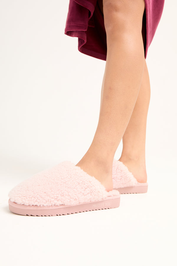 pretty you Jude Mule Slippers in Rose
