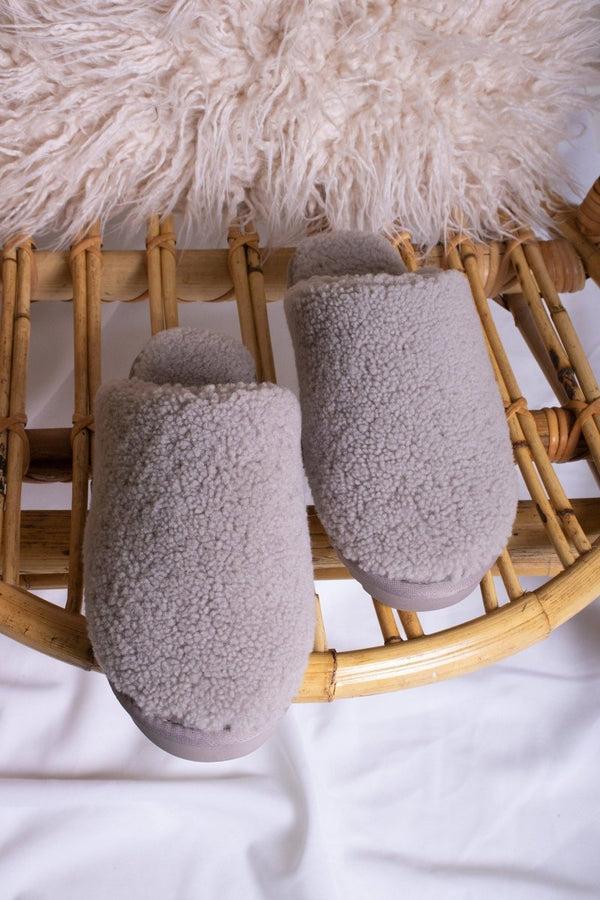 Pretty You Jude Mule Slippers In Truffle