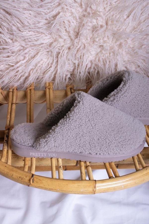 Pretty You Jude Mule Slippers In Truffle