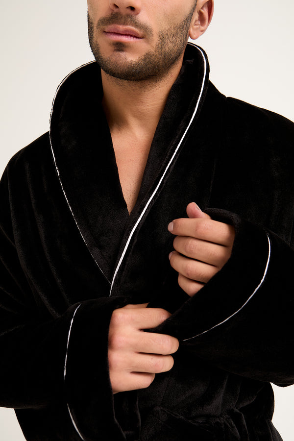 Pretty You Mister You Super Plush Robe In Black