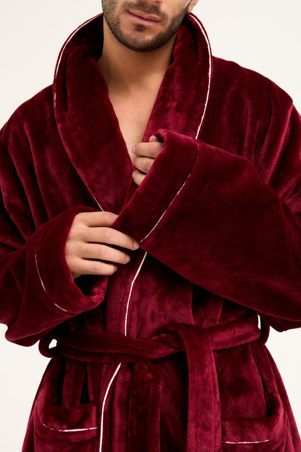 Pretty You Mister You Super Plush Robe In Claret