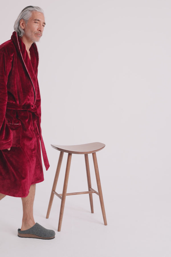 Pretty You Mister You Super Plush Robe In Claret