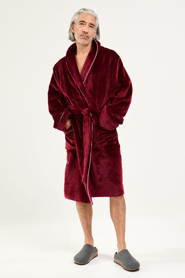 pretty you Mister You Super Plush Robe in Claret
