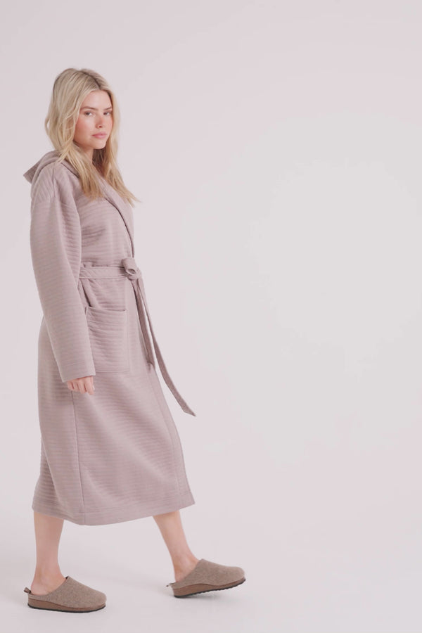 Pretty You Quilted Jersey Hooded Robe In Mink