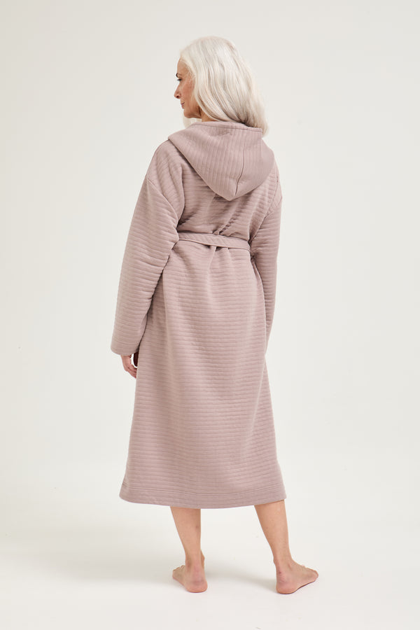 Pretty You Quilted Jersey Hooded Robe In Mink