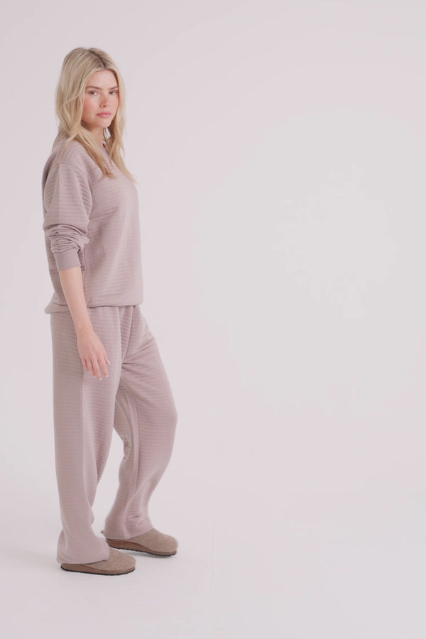 Pretty You Quilted Jersey Lounge Set In Mink